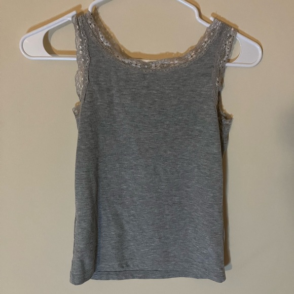 Cute Lace Graphic Tank Top - Picture 4 of 5